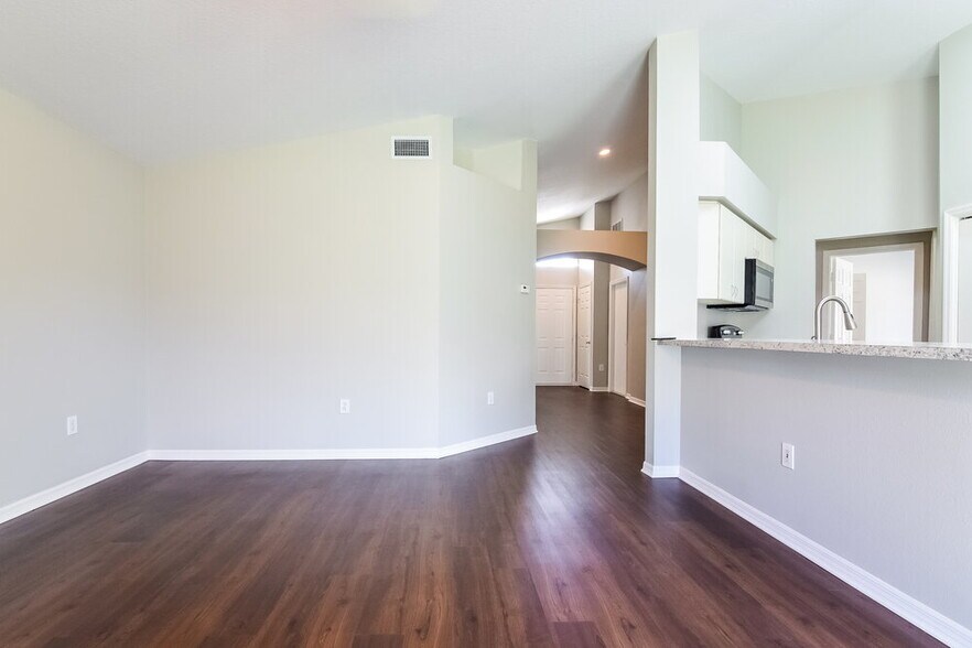 Building Photo - 13610 Ogakor Dr