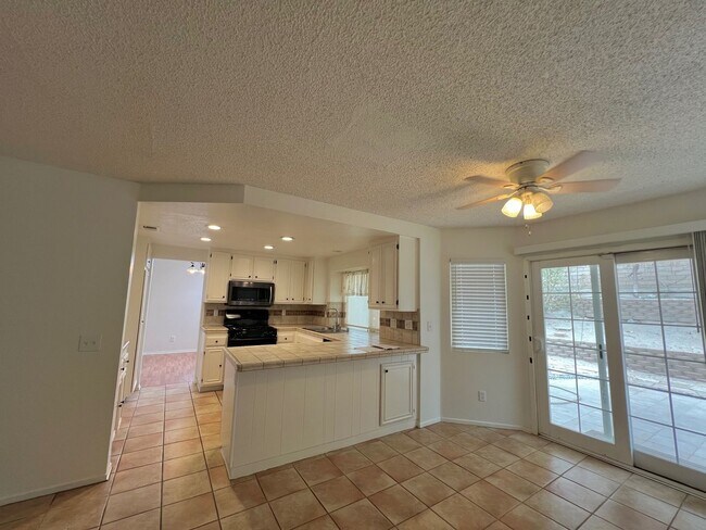 Building Photo - **Beautiful Lake Elsinore 3 Bdrm 2.5 Baths...