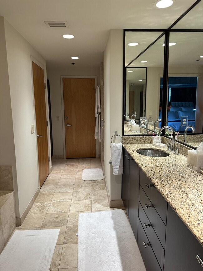 Building Photo - 1999 McKinney Ave