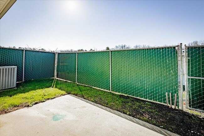 Building Photo - 517 Edgecliff Ln