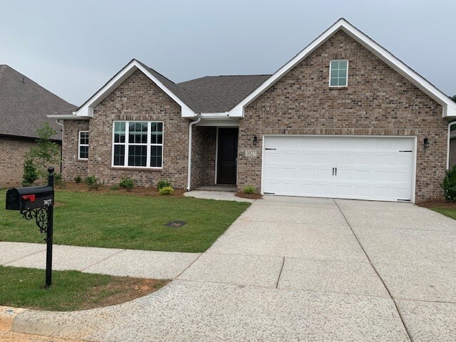 Primary Photo - Lovely Newly Built Home Just Mins from Hun...