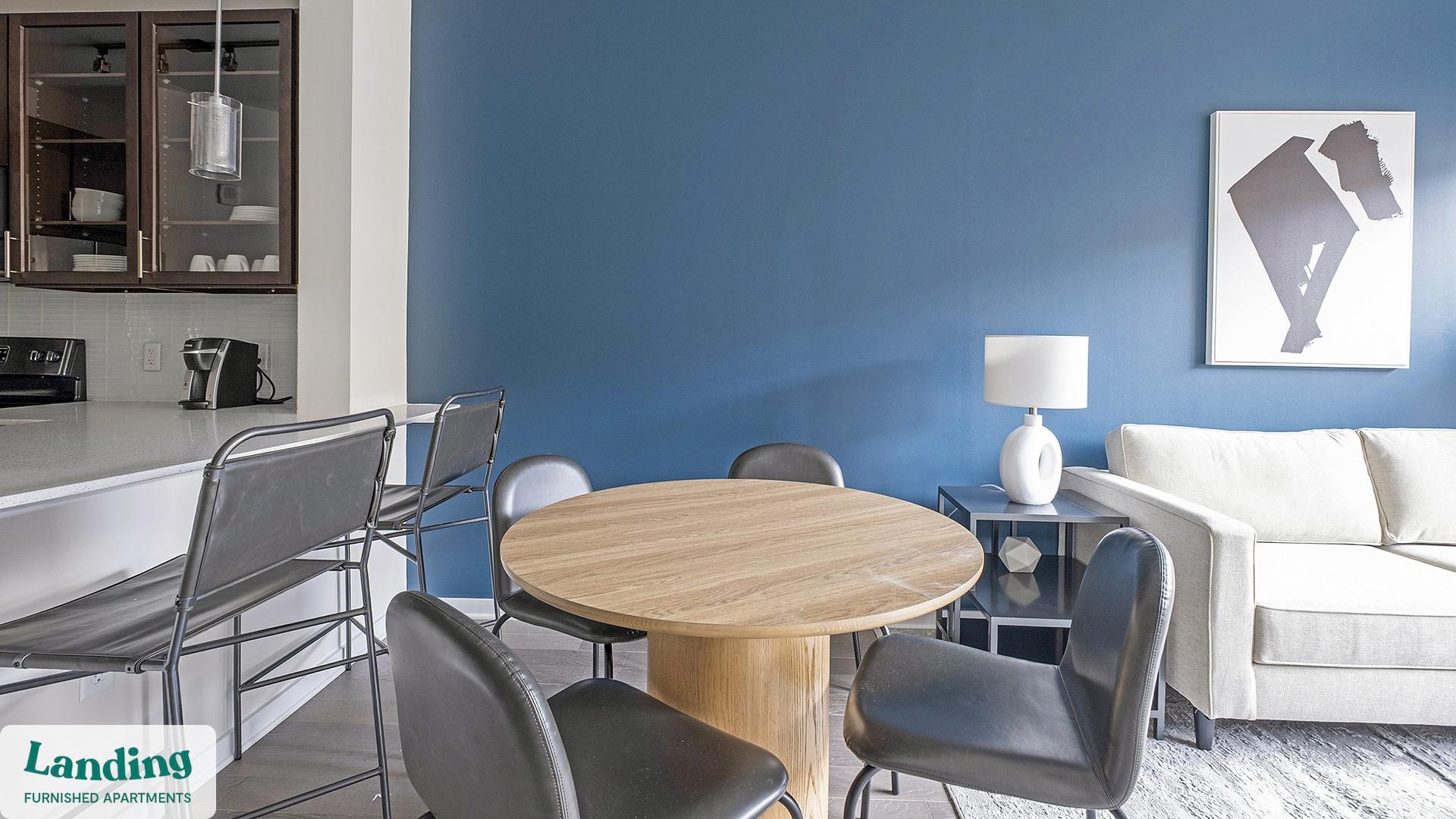 Building Photo - 825 Usener St