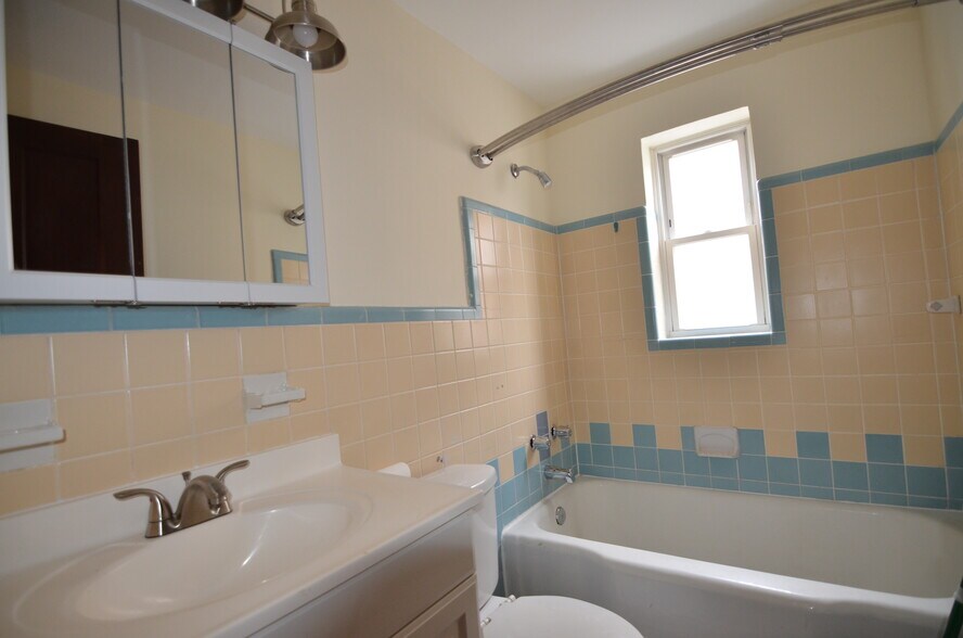 Building Photo - 2532 Williams Ave