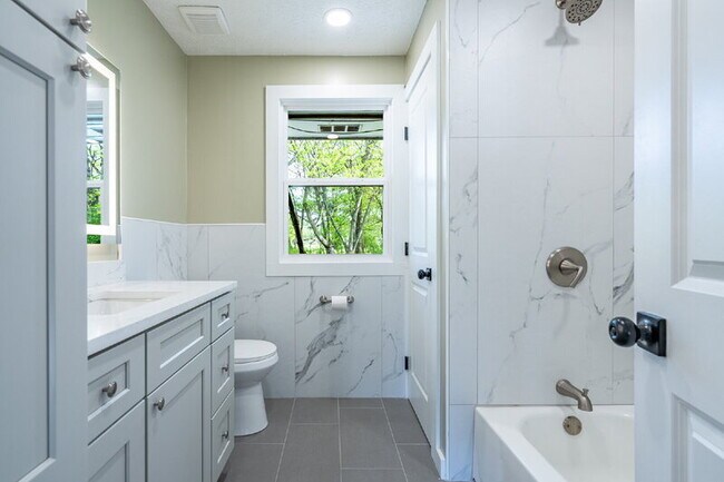 Building Photo - 60 W Main St