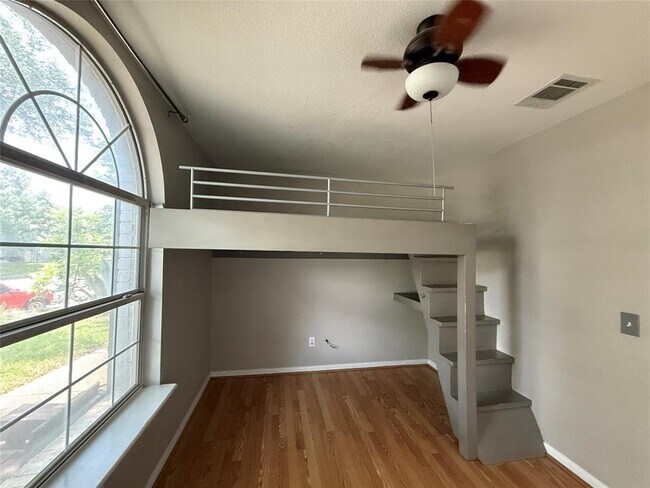 Building Photo - 501 Morning Dove Dr