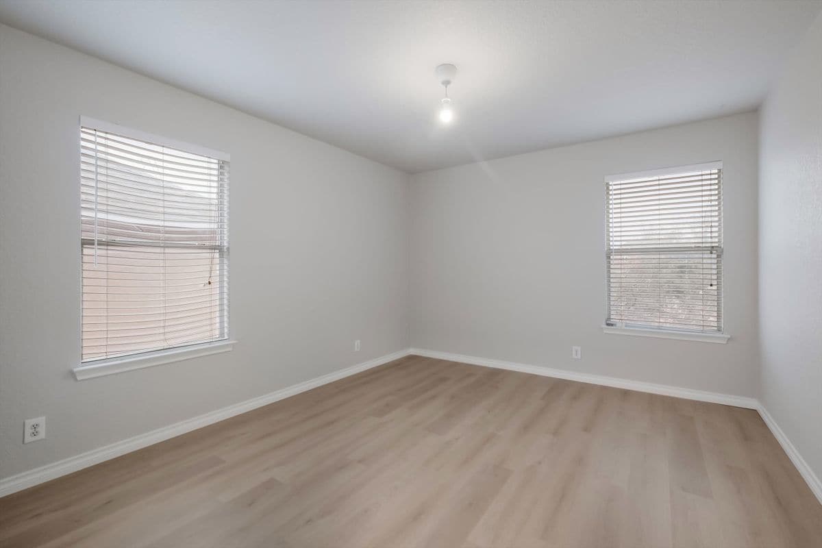 Building Photo - 834 Quitman Oak