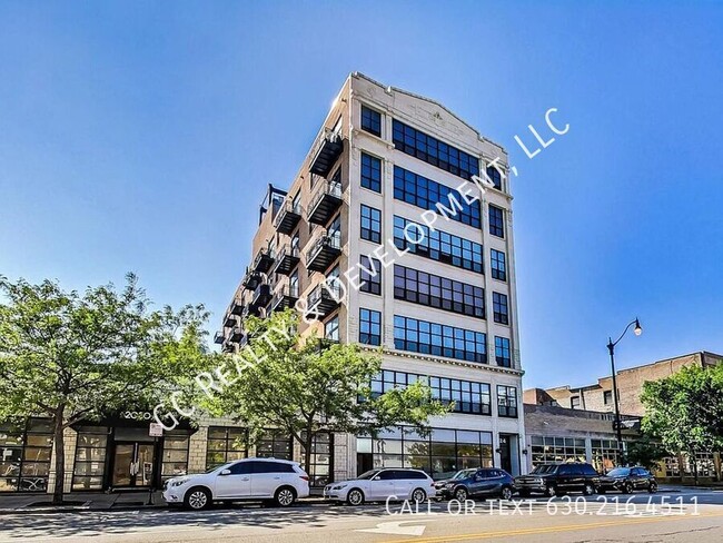 Primary Photo - 2024 S Wabash Ave