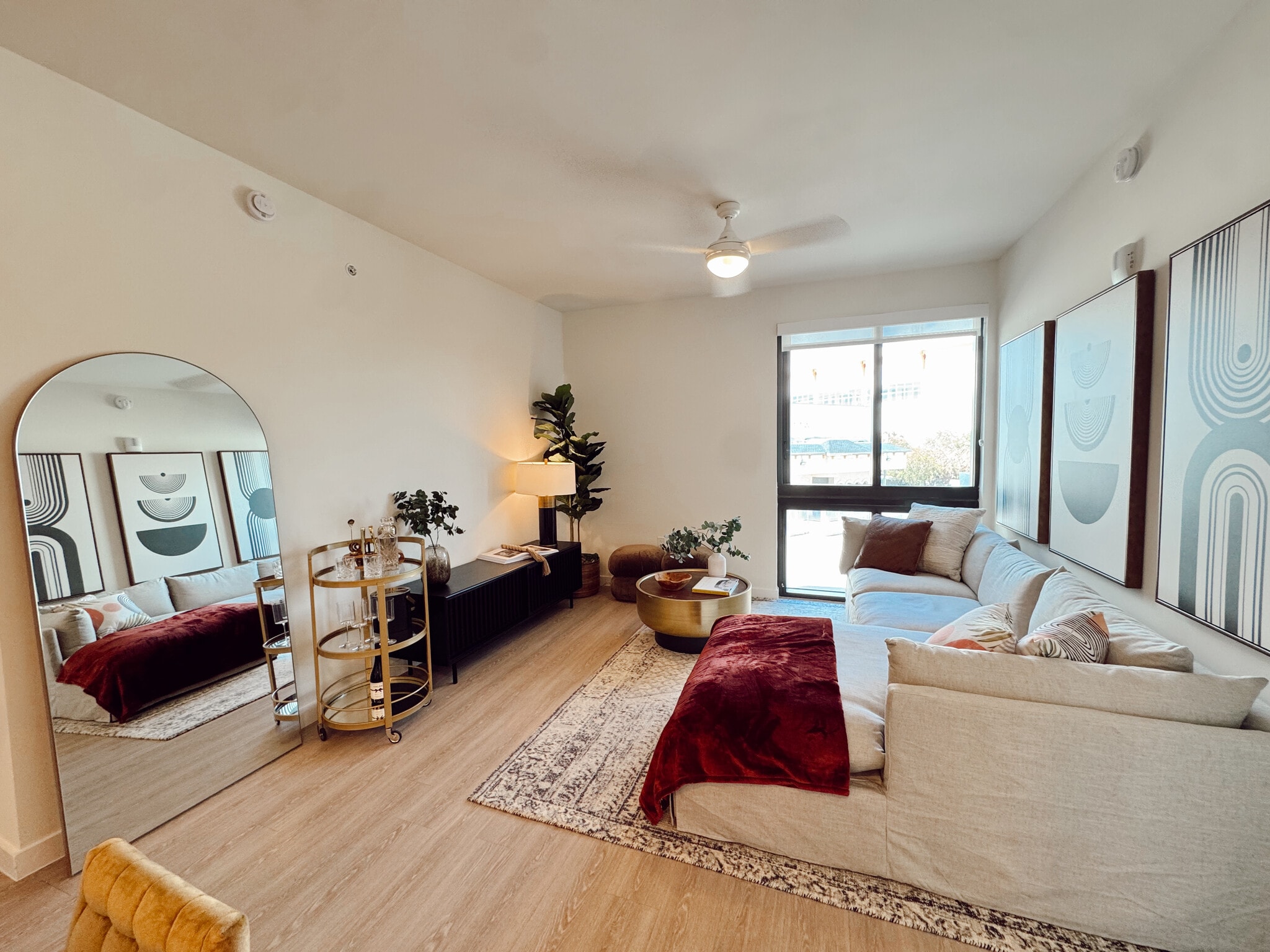 Building Photo - 2571 NE 195th St