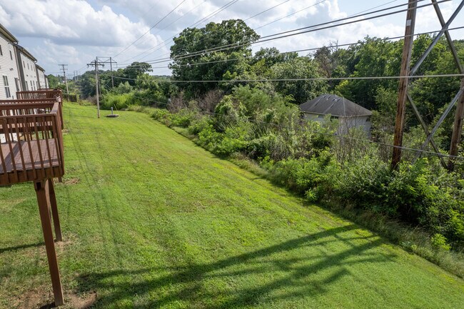 Building Photo - 601 Glenstone Dr