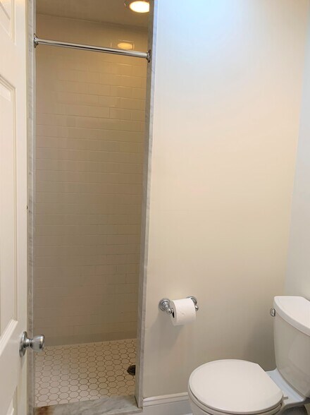 Building Photo - 937 Lombard St