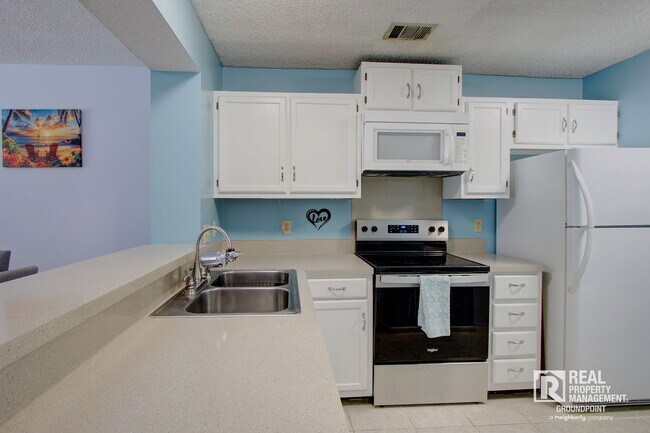 Building Photo - 8471 Yadkin Cir