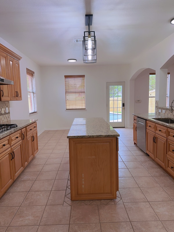 Building Photo - 9114 Woodlake Dr