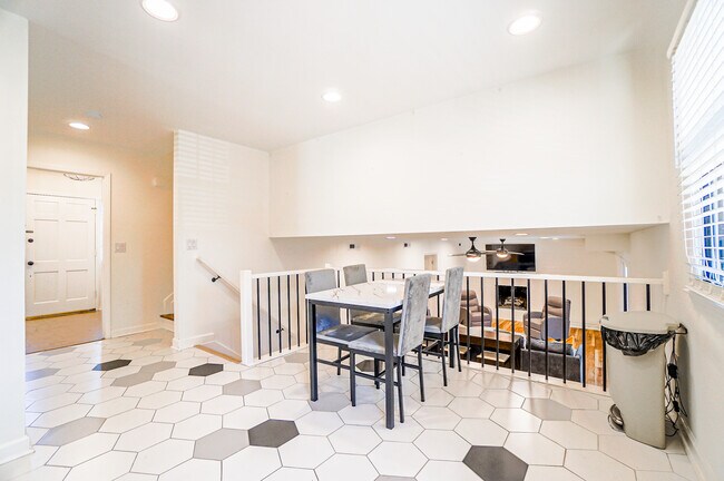 Breakfast Room - 5321 Providence Rd