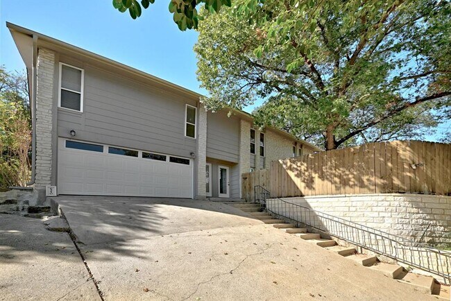 Building Photo - 6210 Shadow Valley Dr