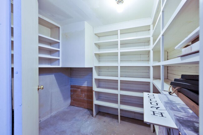 Building Photo - R134IC