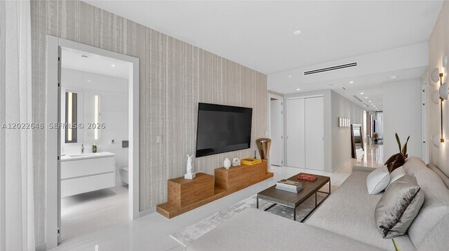 Building Photo - 300 S Biscayne Blvd