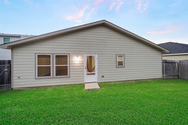 Building Photo - 15536 Briar Forest Dr