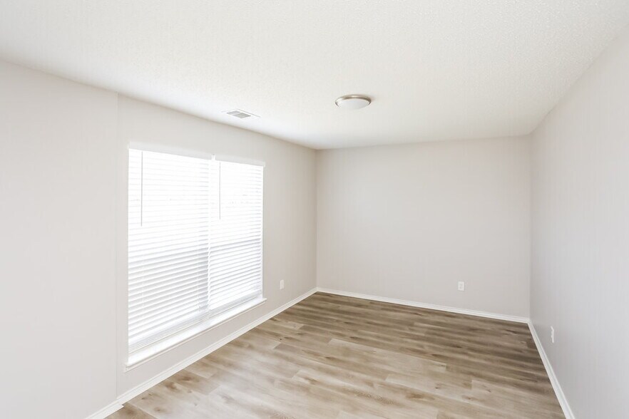 Building Photo - 736 Eldorado Dr