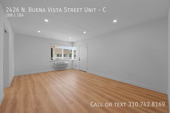 Building Photo - 2426 N Buena Vista St