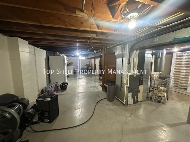 Building Photo - 407 S Clark Ave