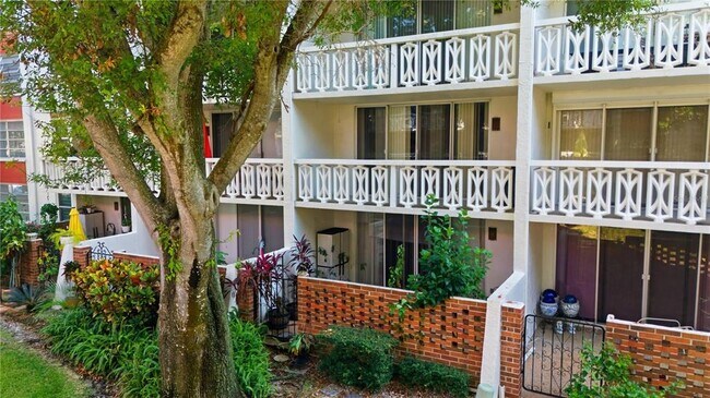 Building Photo - 2630 Pearce Dr