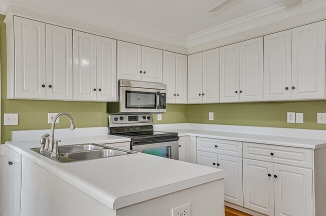 Building Photo - 4111 Eagle Nest Dr