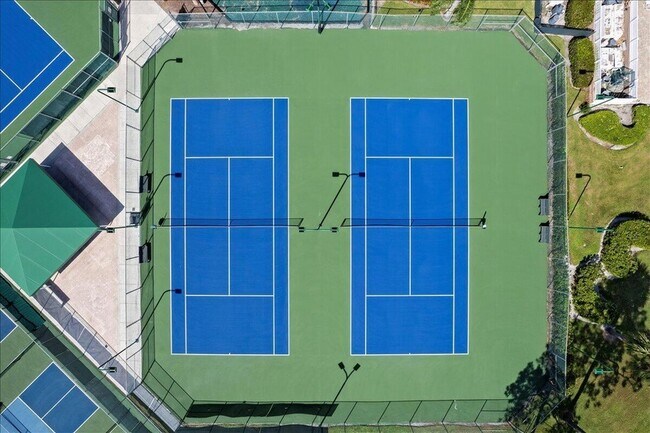 Building Photo - 400 Crosswinds Dr