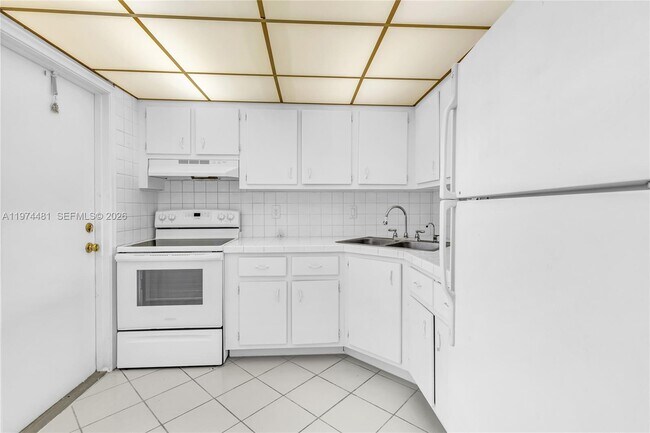 Building Photo - 4200 NW 3rd Ct