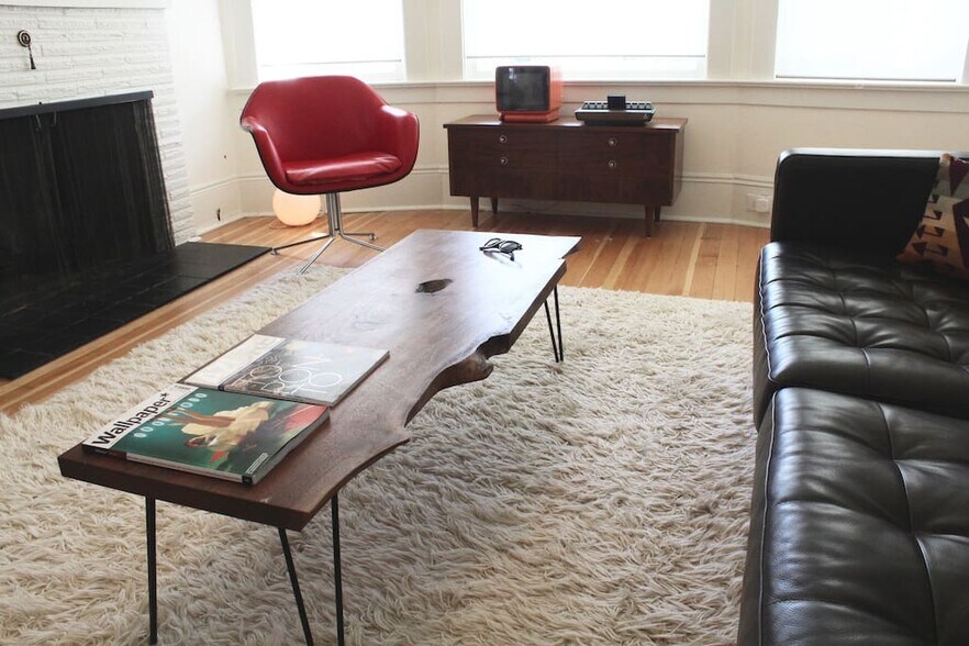 Building Photo - 1523 SE Ankeny St