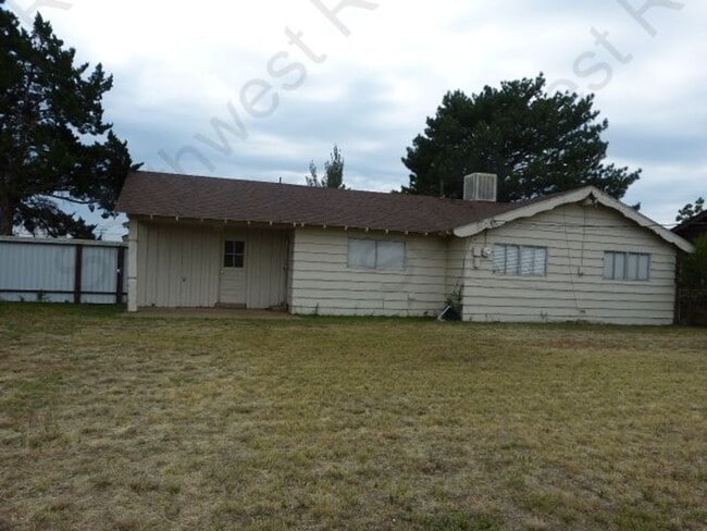 Building Photo - charming 3 bedroom 1 bath home.