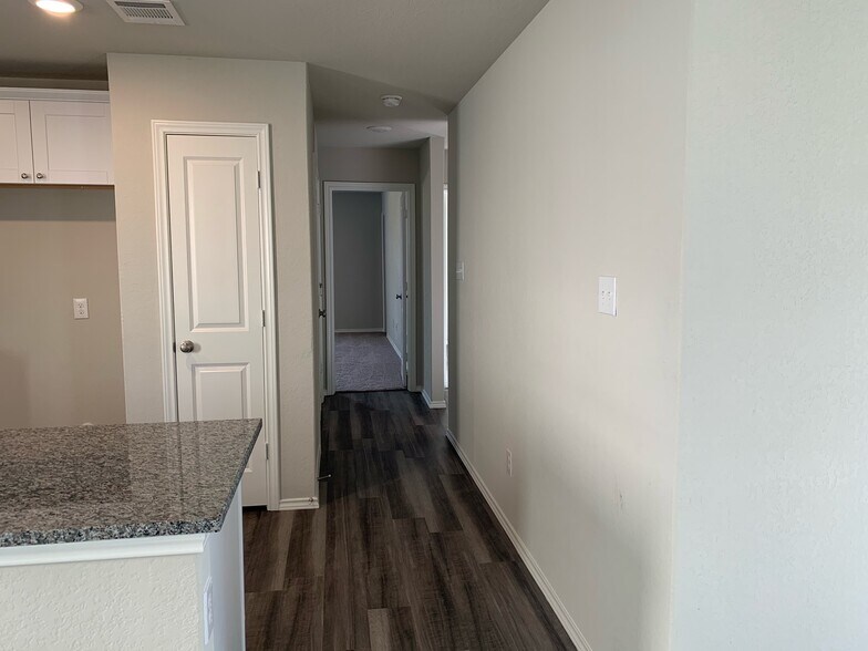 Building Photo - 4818 Republic View