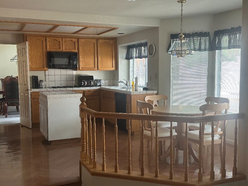 Building Photo - 4437 Rock Island Dr