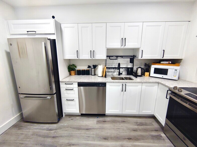 Building Photo - 141 NE 183rd Ter