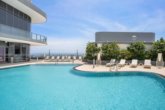 Building Photo - 1000 Brickell Plaza