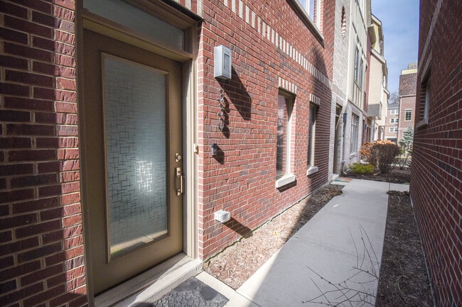 Building Photo - 330 Pennsylvania Way