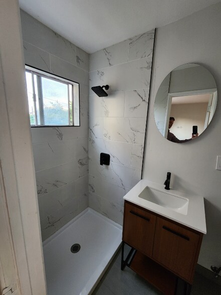 Building Photo - 1442 Stanford St