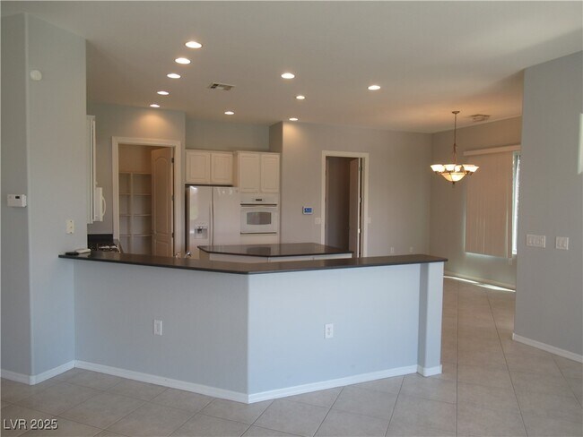 Building Photo - 2091 Clearwater Lake Dr