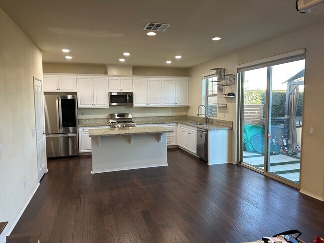 Building Photo - 3321 View Ridge Drive