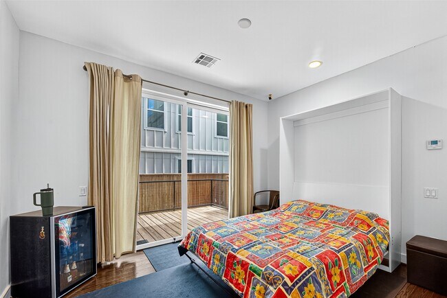 Building Photo - 1232 W 24th St