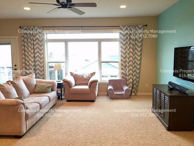 Building Photo - COMING SOON! 5 Bed 3.5 Bath Home in Hudson...