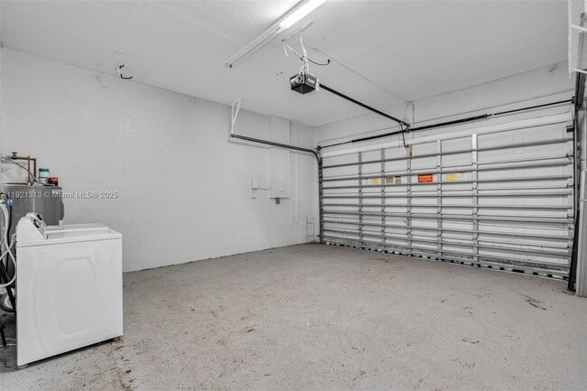 Building Photo - 8836 NW 168th Ln