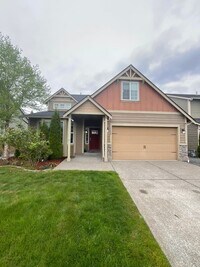 Building Photo - Spacious 4 bedroom Home
