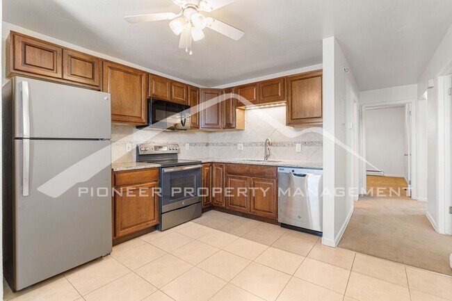 Building Photo - Charming Unit with Central AC,  Washer/Dryer, And Water, Sewer, Electric/Gas, and Trash removal I...