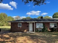Building Photo - Updated Two Bedroom Apartment in Lincolnton
