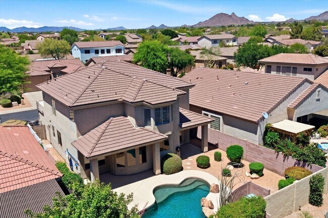 Building Photo - 7647 E Los Gatos Dr