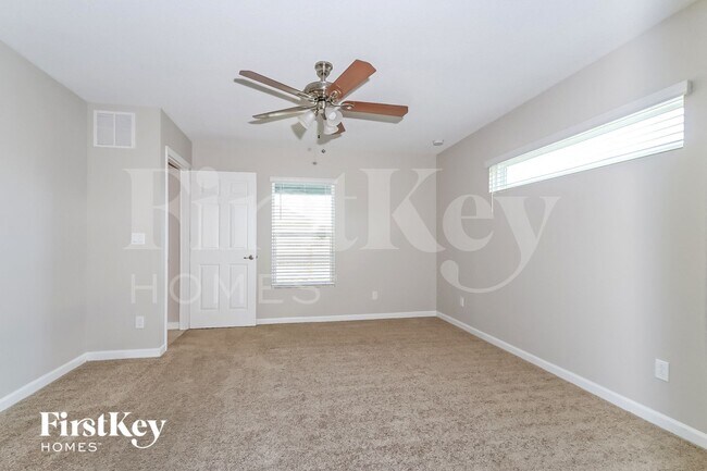 Building Photo - 1158 SW Eleuthera Ave