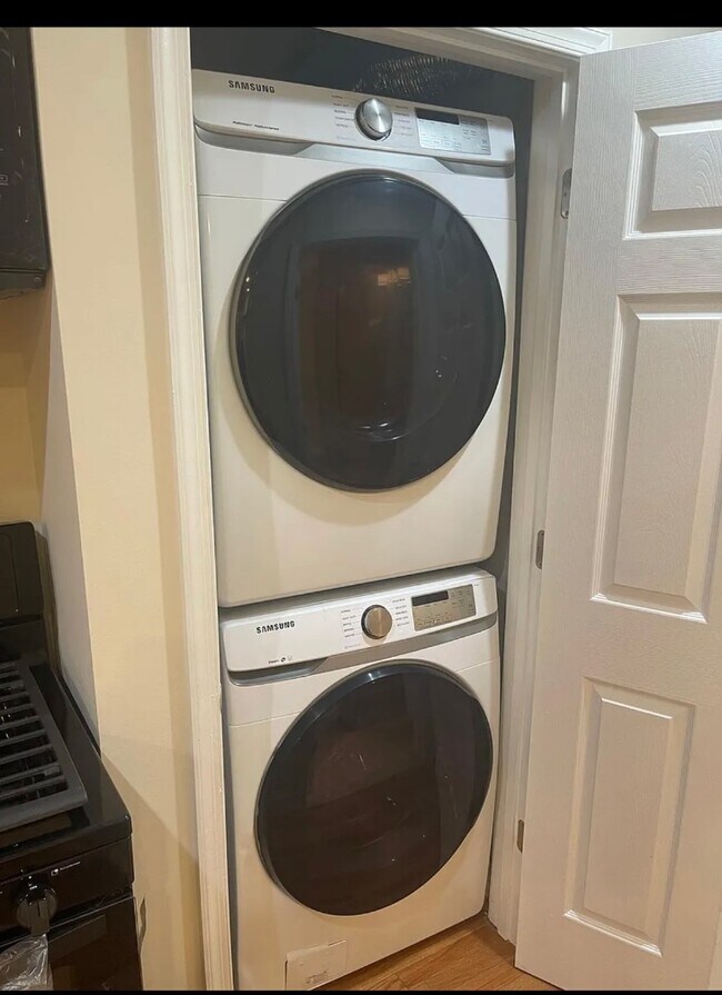 Building Photo - 1141 Owen Pl NE