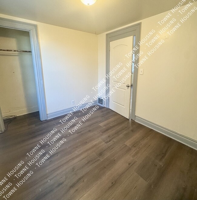 Building Photo - 24 Como Ave