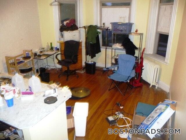 Building Photo - 55 Park Dr