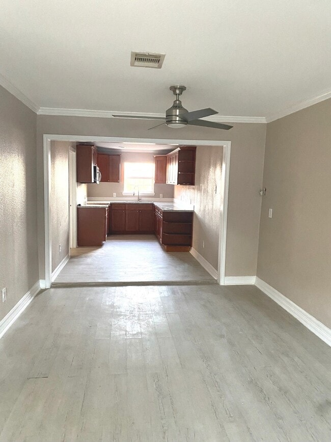 Building Photo - 5714 Southwind St